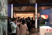 梦见洗手百年典藏首渡重洋 124套英国工艺美术运动珍品亮相天津